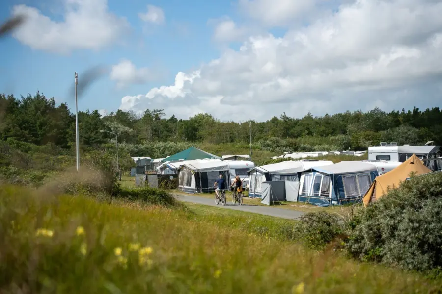 Fietsers strandcamping duinoord kampeerplaatsen
